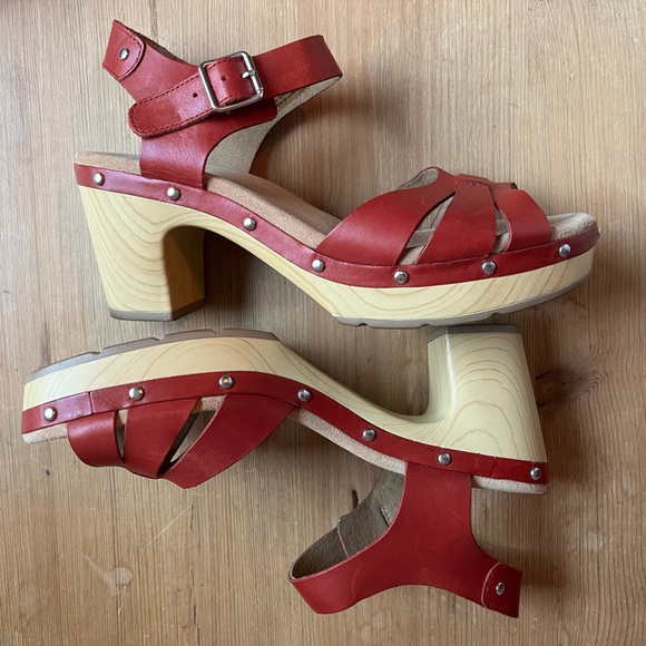 Clarks Red Ledella Trail studded clogs shoes sandals - Picture 4 of 7